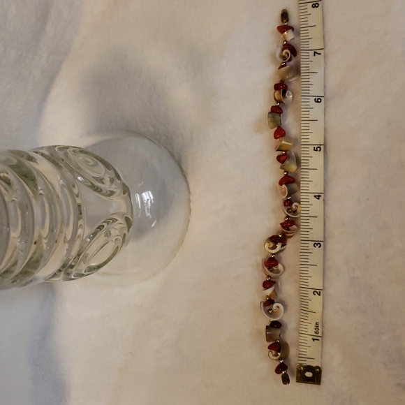Vintage Shell Bracelet - Picture 5 of 5